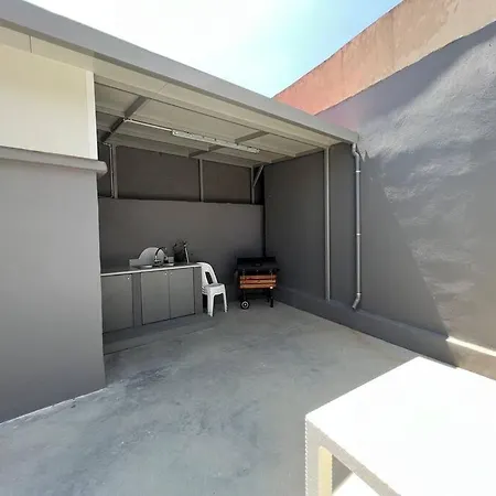Modern Stylist House For Friends Holiday home